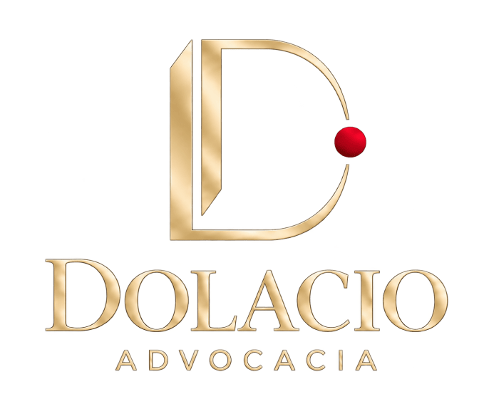 Dolacio Advocacia — logo dourado metálico com ponto rubi